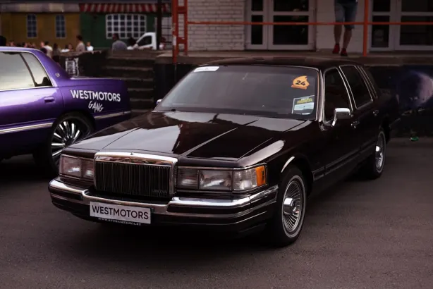 Номини Казино Android/iOS приложение